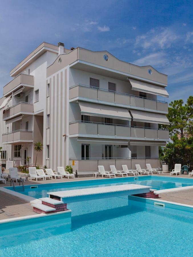 Holiday Club Residence Alba Adriatica Dış mekan fotoğraf