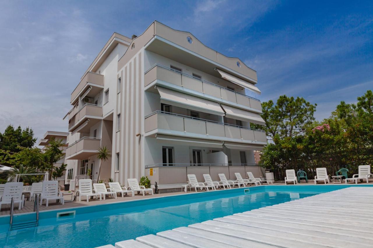 Holiday Club Residence Alba Adriatica Dış mekan fotoğraf