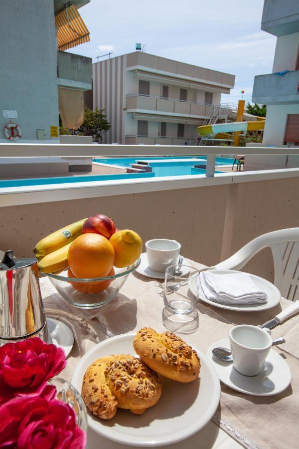 Holiday Club Residence Alba Adriatica Dış mekan fotoğraf